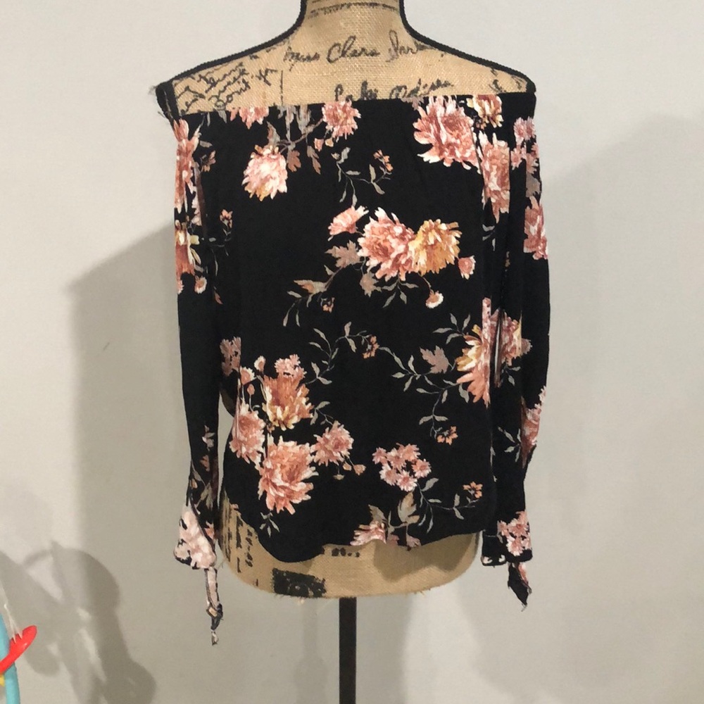 Off the shoulder floral blouse size S